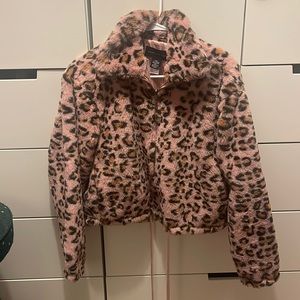 Know One Cares cheetah print fur cropped zip up, size small